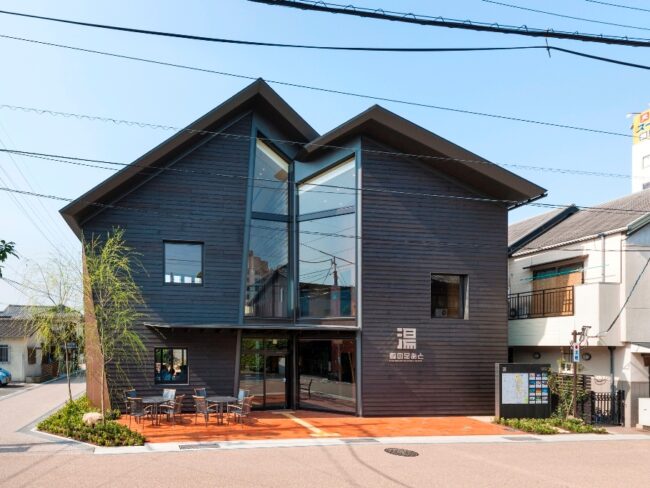 湯田温泉観光回遊拠点施設 狐の足あと