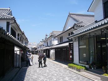 白壁の町並み