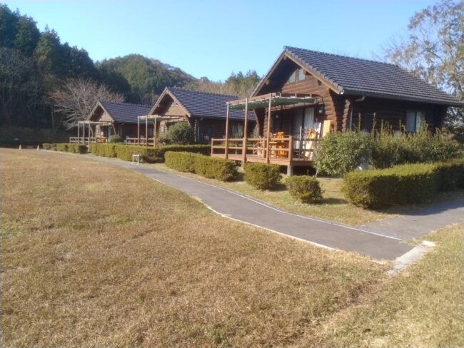 周東森林交流体験施設「丸太村」