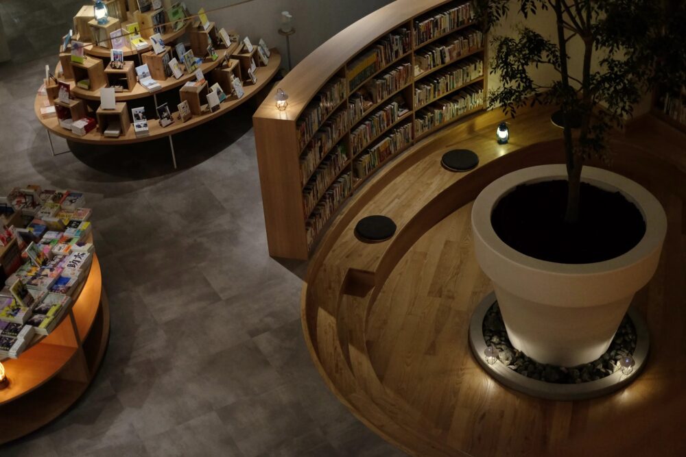 ねをはす Book&Hotel