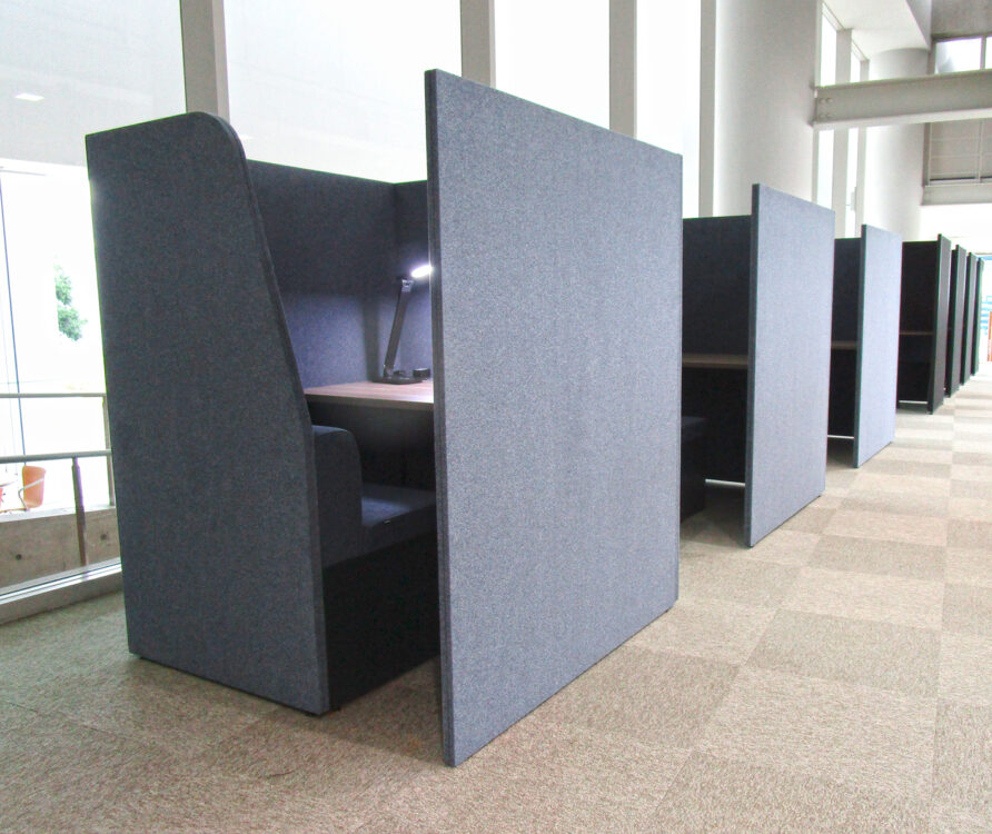 やまぐち技術サポートテレワークスペースYY!ARCH(ワイワイアーチ)