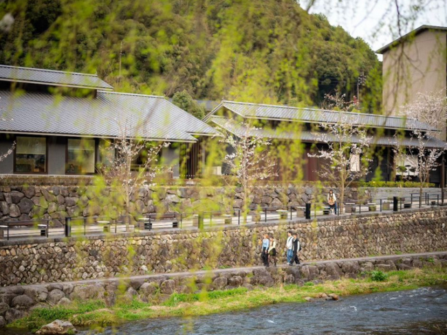 湯本温泉 川沿い